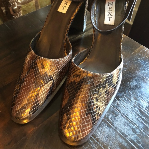 New Vintage Stunning Snake Ankle Strap Heels 🤎 - Picture 9 of 14